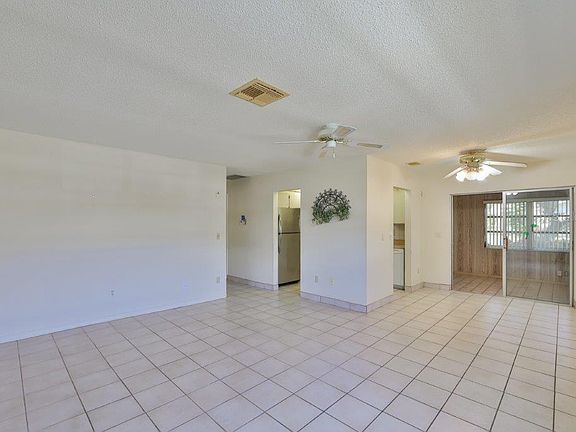 5th image of 2224 Greenhaven Dr
