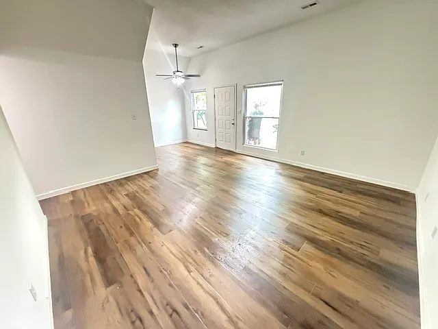 1109 Barrington Ln #1109 BARRINGTON LANE — Photo 3