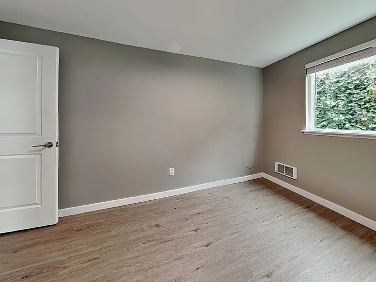 1105 S Woodlawn St #2 — Photo 17