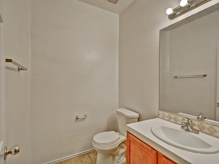 10115 W Parkway Dr — Photo 8