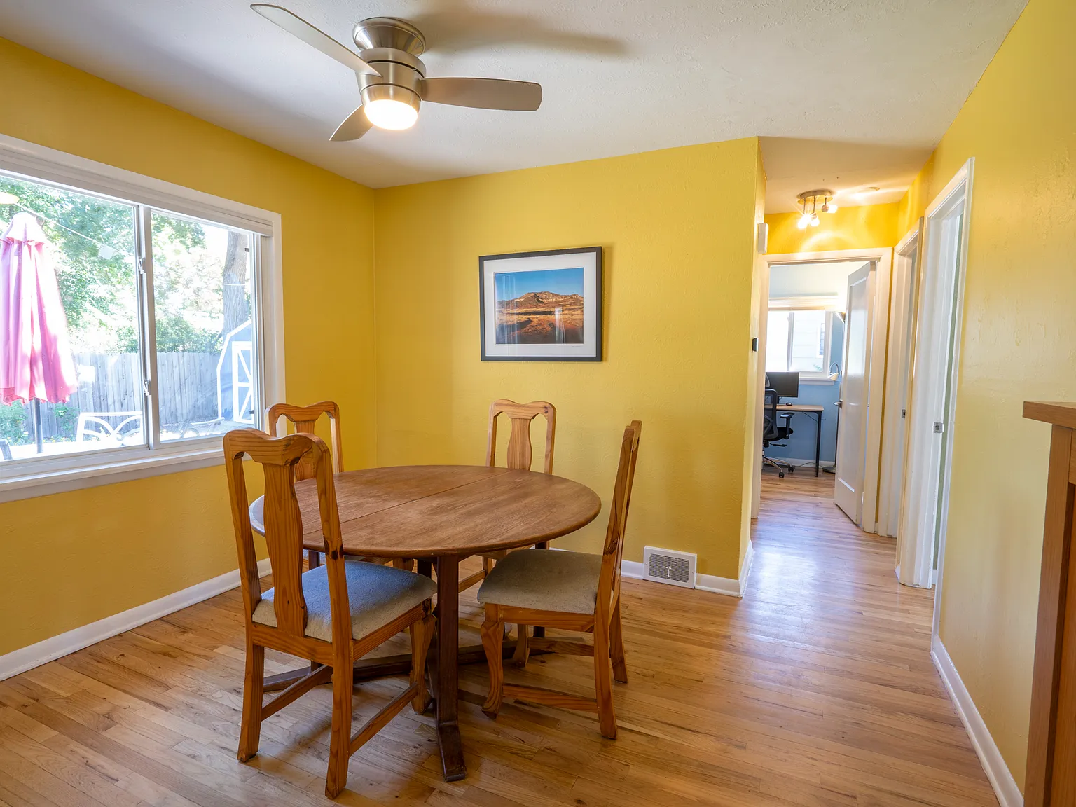 2 bed, 928 sqft, $3,300 — Photo 3