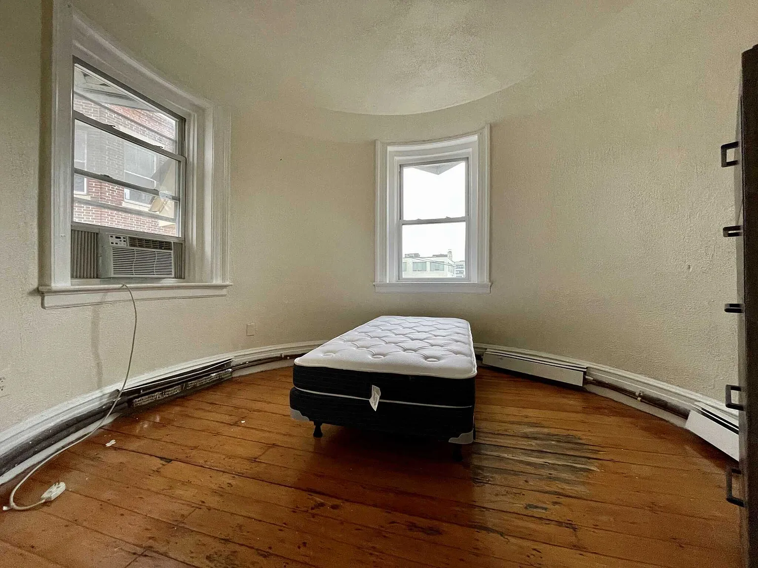 4 bed, $6,600 — Photo 3