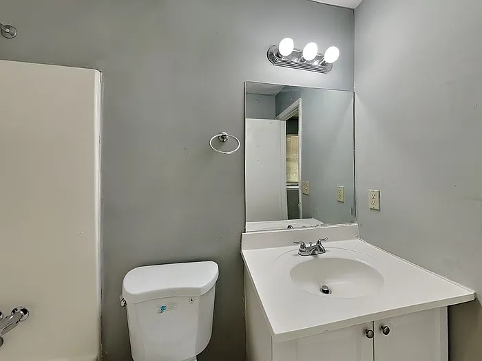 2093 Drake Ct — Photo 10