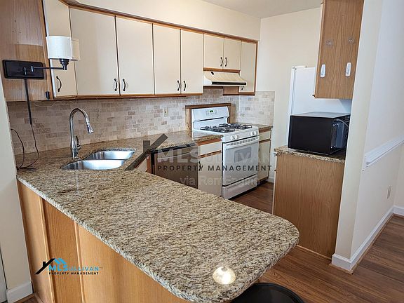5th image of 419 Summerwalk Cir
