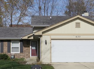 633 Devonshire Ln, Wheaton, IL 60189