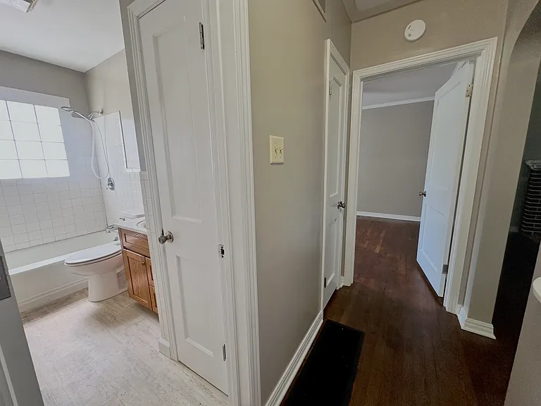 2212 SW Burnett Rd — Photo 12