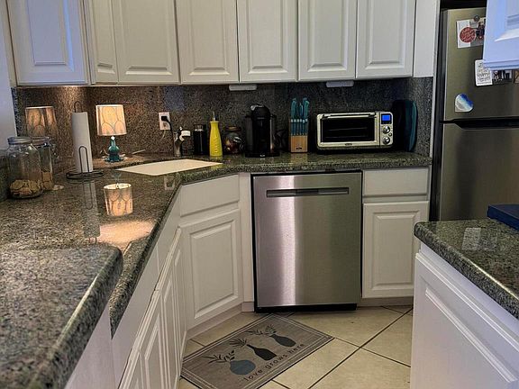 5th image of 630 Ocean Dr APT 506
