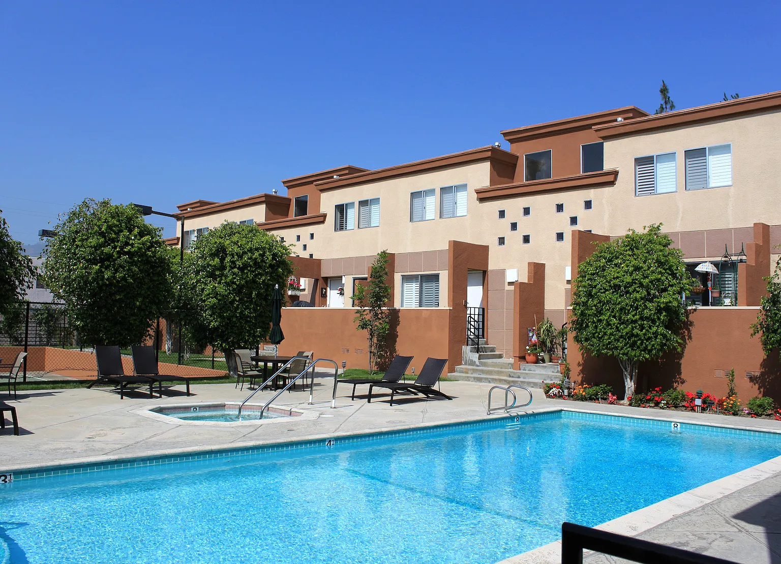 Eton Garden Apartments — Photo 3