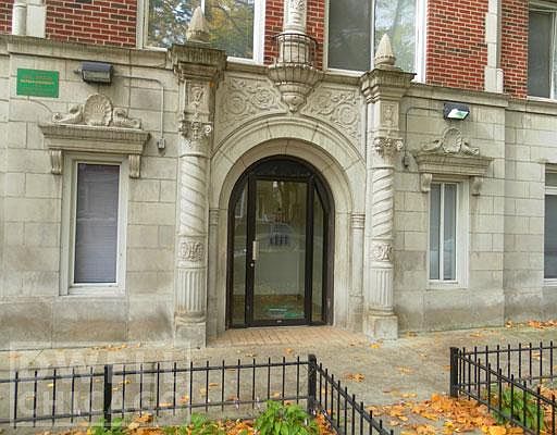 2nd image of 6916 N Lakewood Ave APT 101