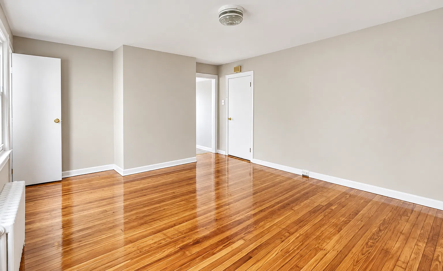 3 bed, 2472 sqft, $2,000 — Photo 1