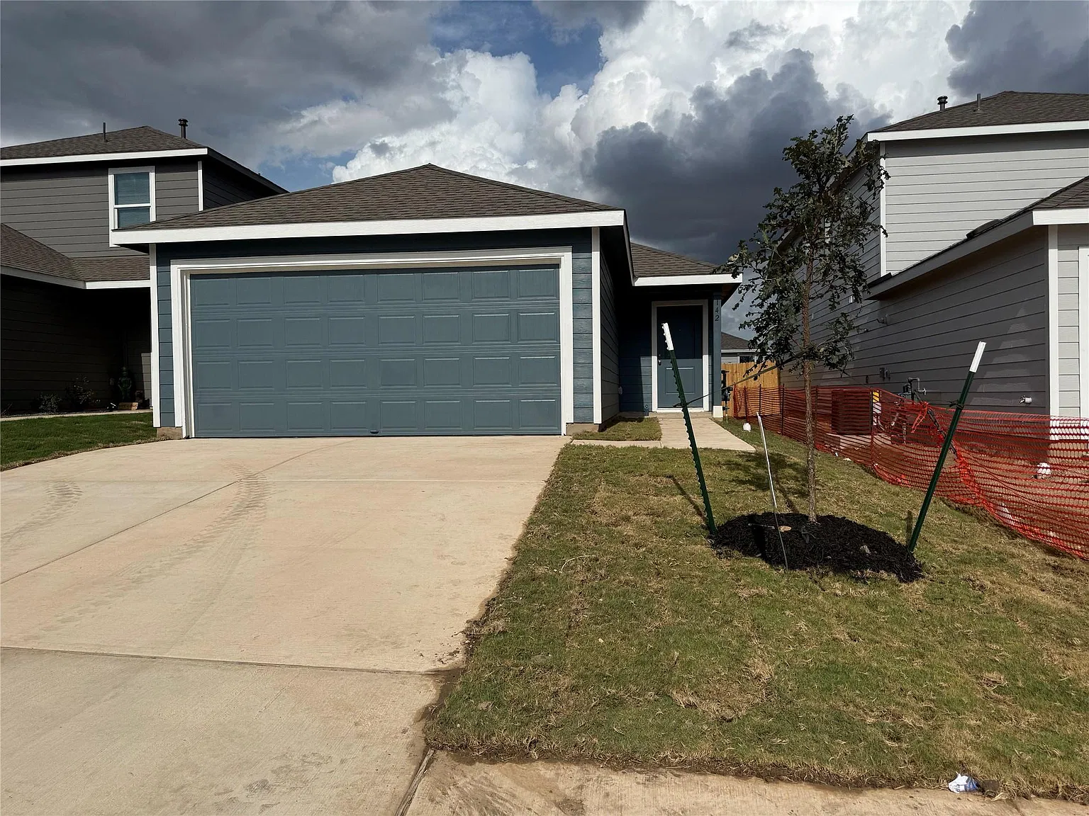 3 bed, 2.0 bath, 1406 sqft, $1,675 — Photo 3
