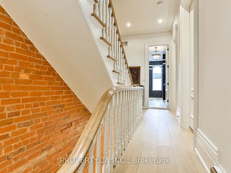 38 Beaconsfield Ave #MAIN HOUSE — Photo 22