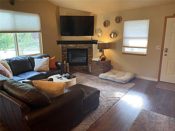 4th image of 470 Meadow Wood Cir