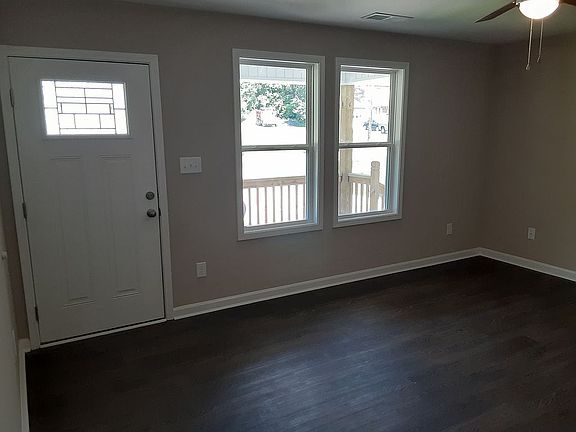 Front Door, Living room