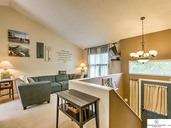4th image of 3109 Blackhawk Dr