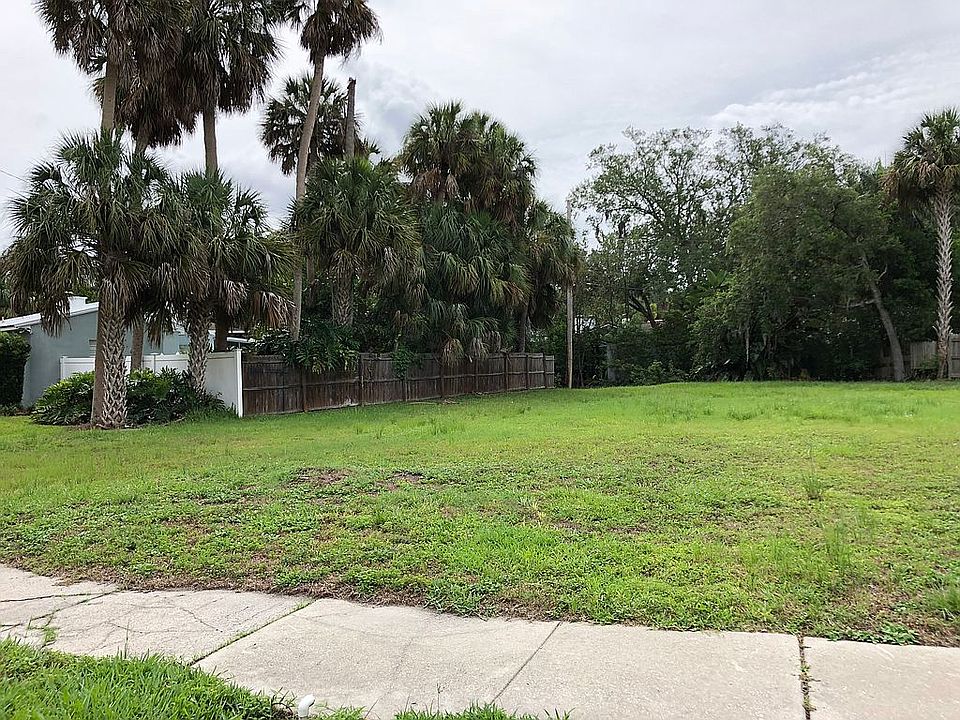 1st image of 2608 S Hawthorne Cir