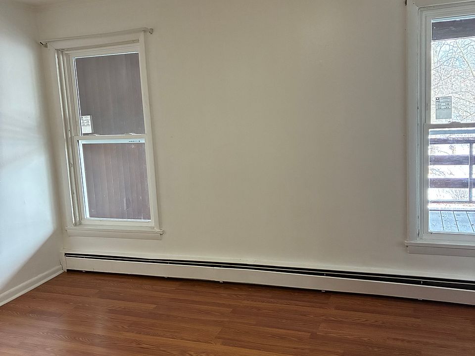 2nd image of 25 Fort Hill Ave #5