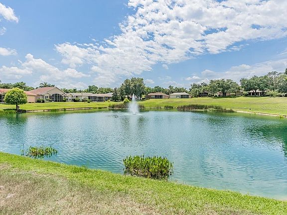 5th image of 12427 Woodlands Cir