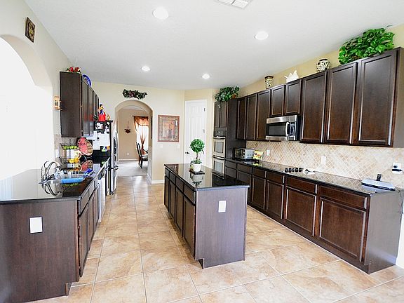 3rd image of 3745 Marietta Way