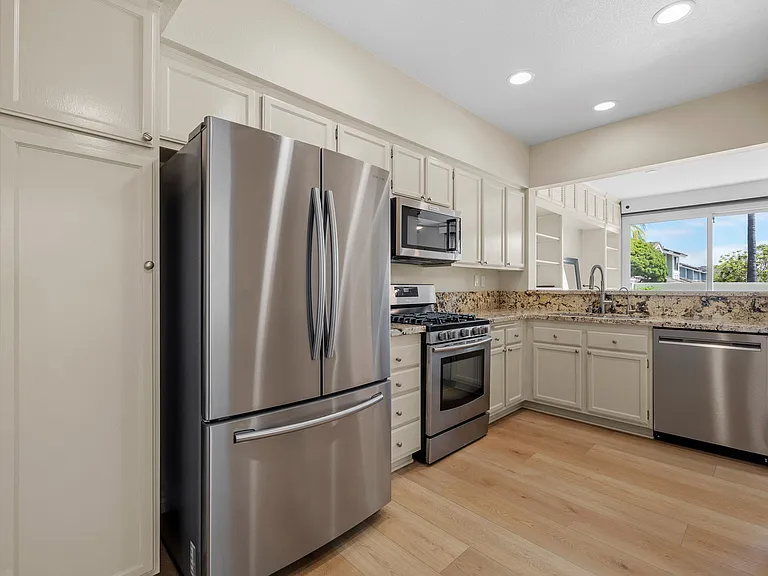 13254 Tiverton Rd — Photo 16