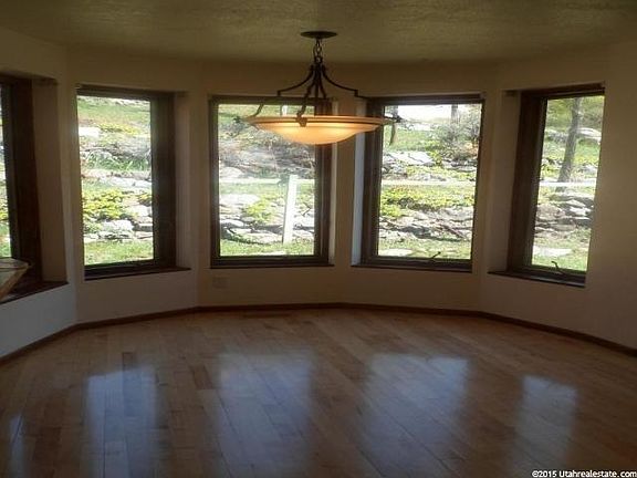 5th image of 1170 Cedar Heights Dr