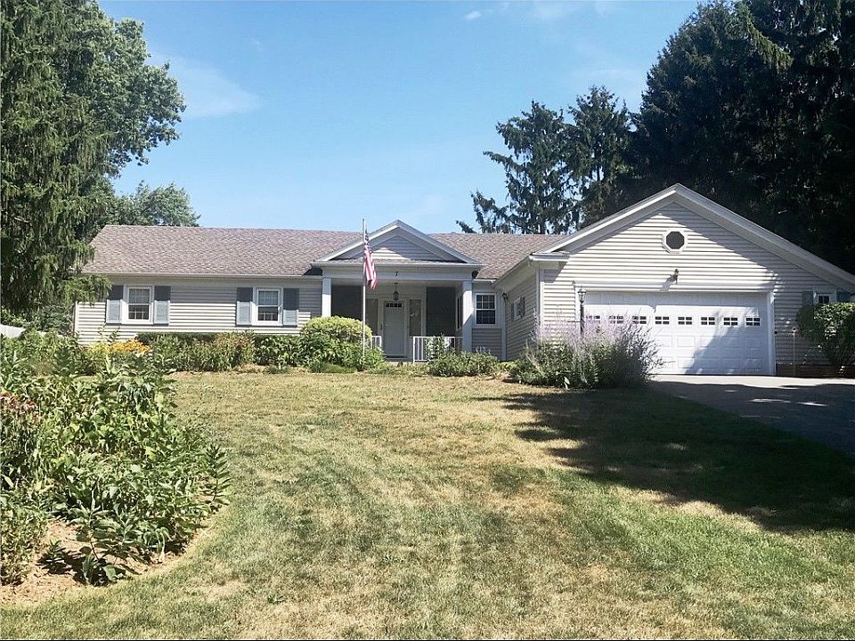 1st image of 7 Hilltop Dr