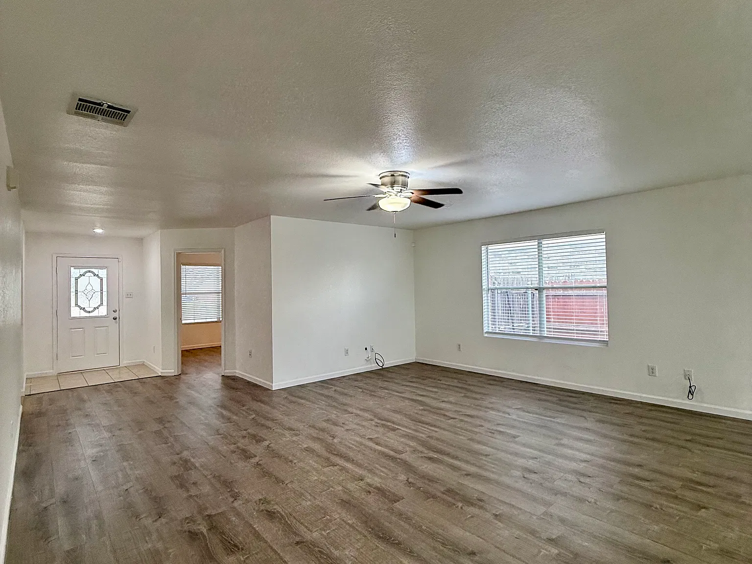 3 bed, 1722 sqft, $1,995 — Photo 3
