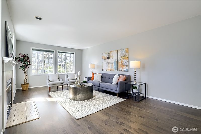 5th image of 806 NW 52nd Street