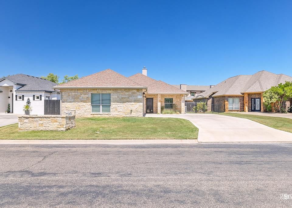 1st image of 2146 Valleyview Dr
