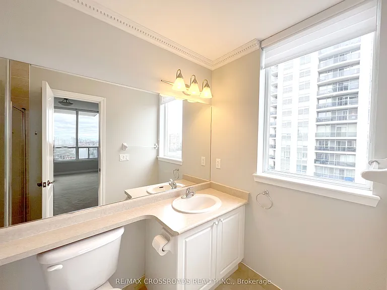 15 N Park Rd #1004 — Photo 21