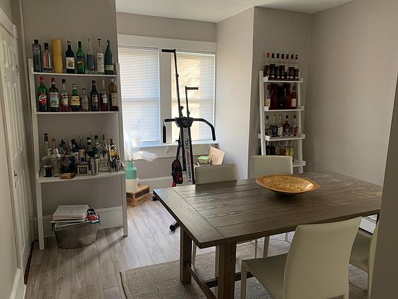 5th image of 131 W Park St APT 1