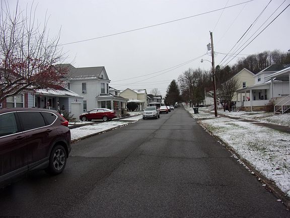 5th image of 128 Barbour St