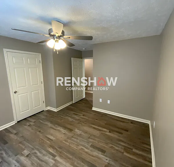 137 Hawthorne Ave — Photo 10