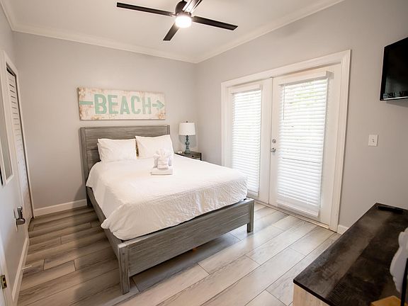 2nd image of 50 Coral Way