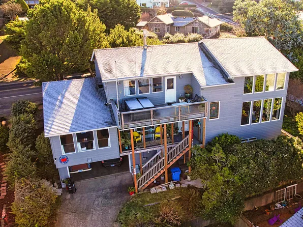 224 Shell St, Yachats, OR 97498