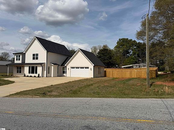 3rd image of 3400 Pennington Rd