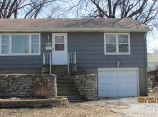 1402 Willow St, Pekin, IL 61554