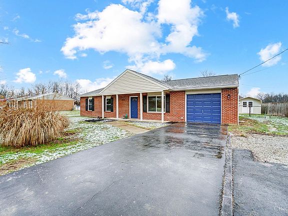 5th image of 1826 Louis Ln