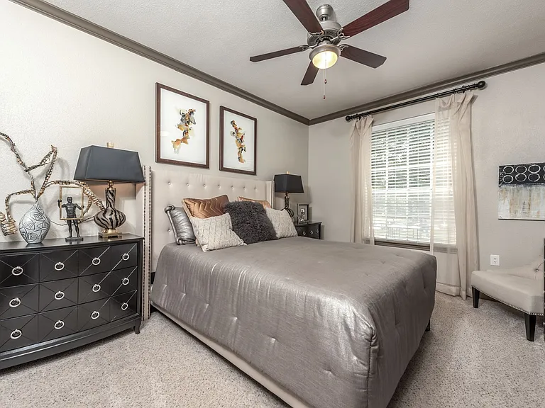 Deerwood Apartments — Photo 8
