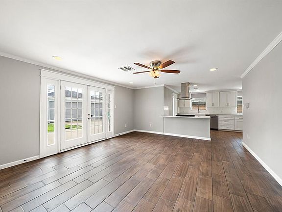 5th image of 5727 Cerritos Dr