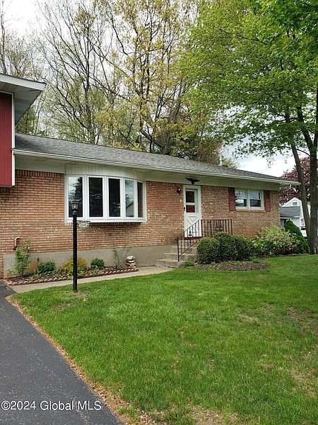 5th image of 1046 Lucy Road