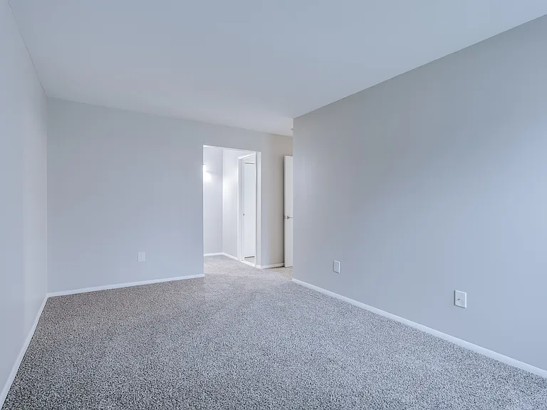 South Grove Apartments — Photo 14