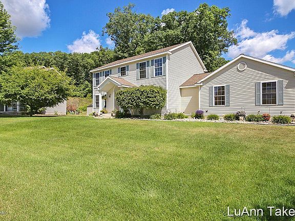 2nd image of 1345 Millwood Dr NE