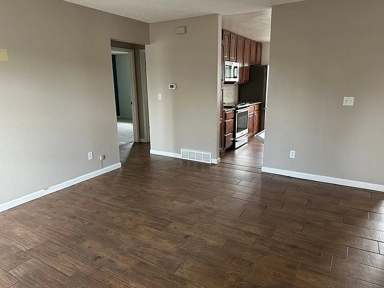 840 W Linden St — Photo 6