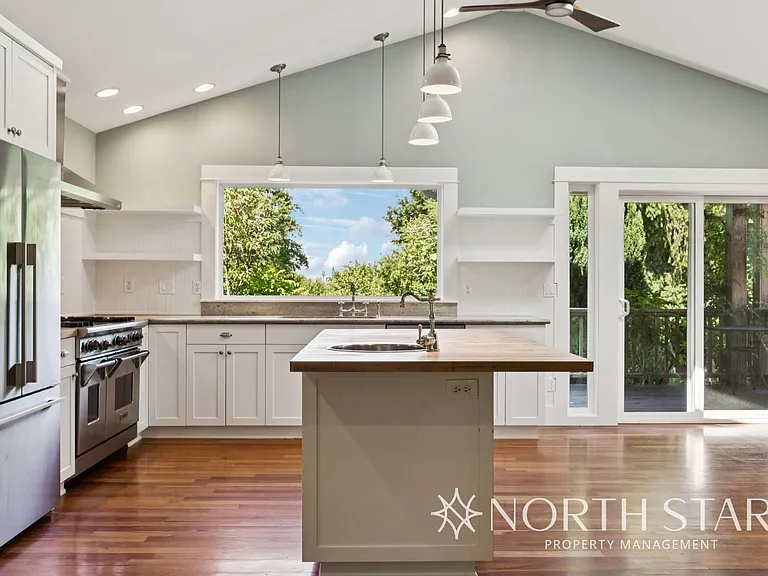 7617 NW Skyline Blvd — Photo 8