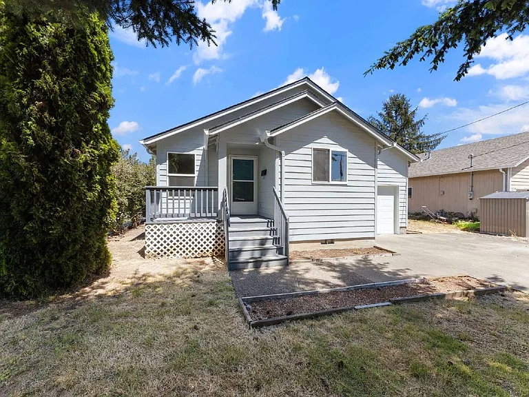 627 W Main St — Photo 1