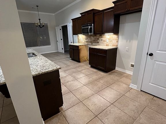 5th image of 2700 Dunham Dr