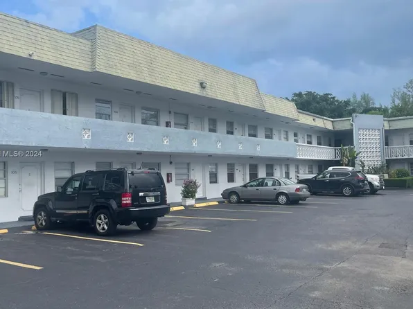 1860 Venice Park Dr APT 105, North Miami, FL 33181