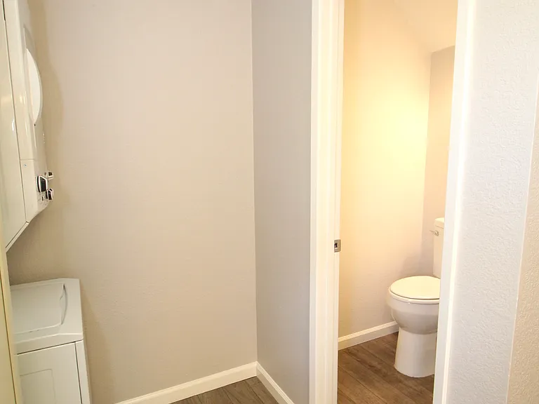 215 Loma Verde Dr — Photo 11