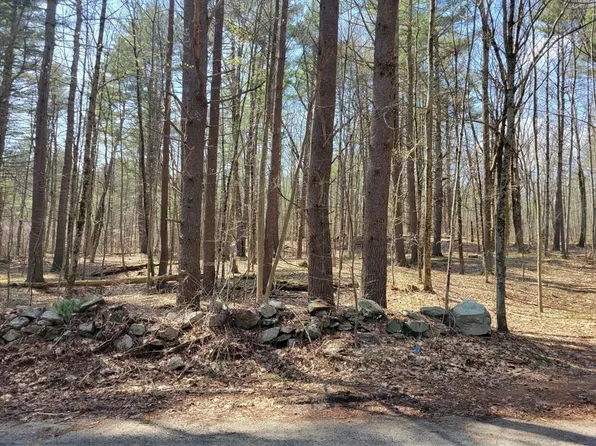 3 Daniels Rd, Charlton, MA 01507